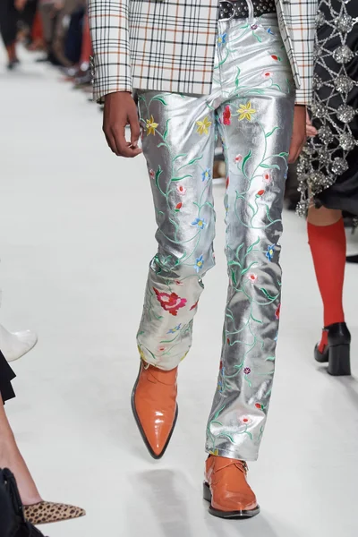 Look 101